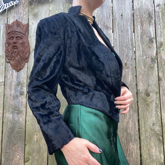 • v i n t a g e • cropped faux fur jacket - Picture 3 of 7